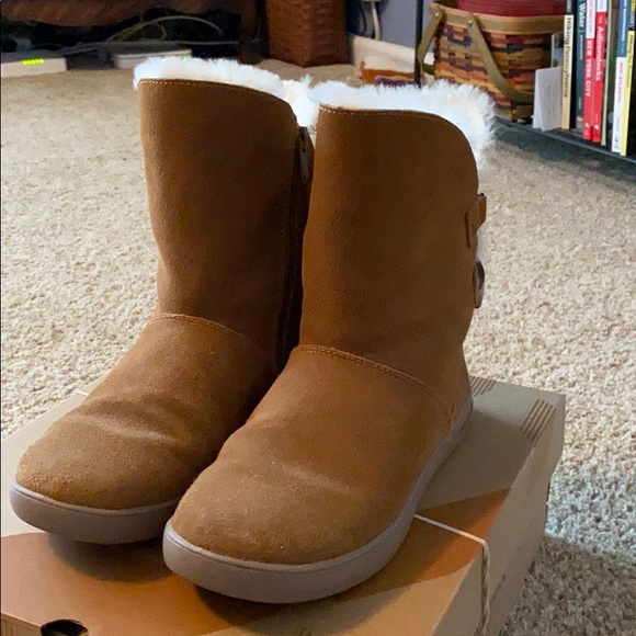 Koolaburra by Ugg Women’s Shazi Short - Picture 1 of 8